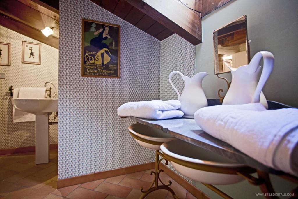 크레스펠라노 Casino Di Pragatto B&B 외부 사진