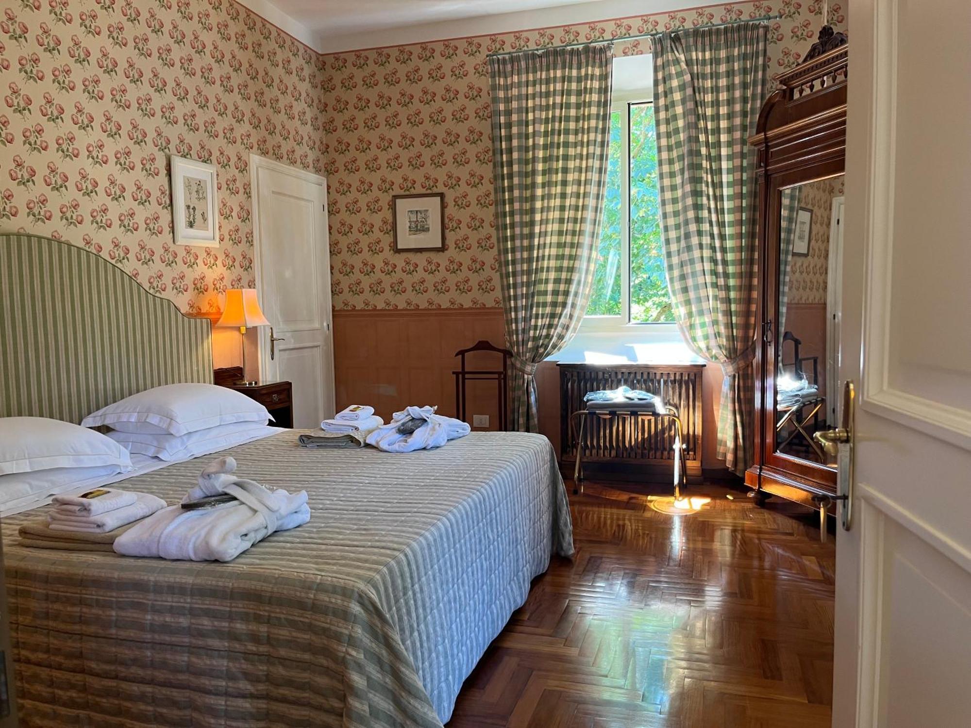 크레스펠라노 Casino Di Pragatto B&B 외부 사진