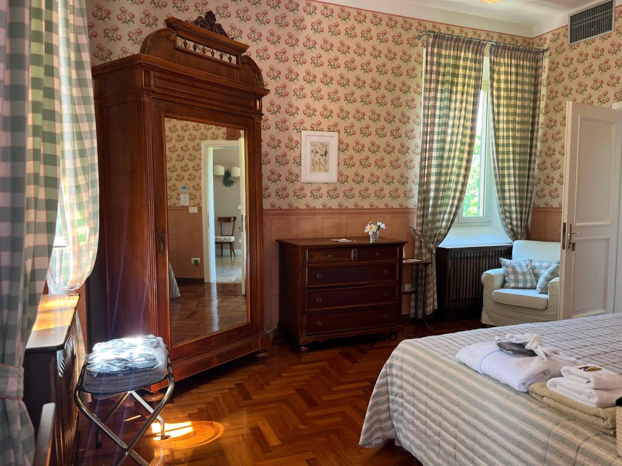 크레스펠라노 Casino Di Pragatto B&B 외부 사진